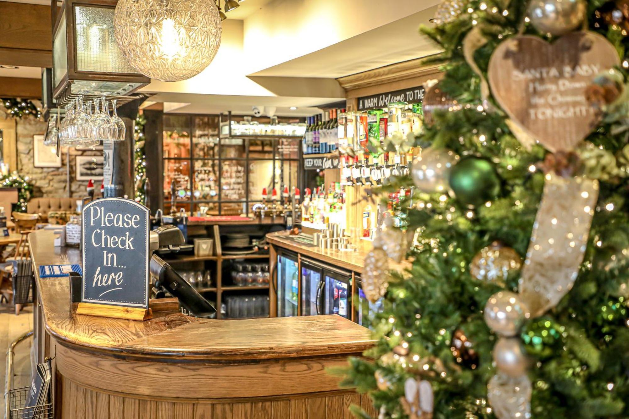 The Pooley Bridge Inn Екстер'єр фото